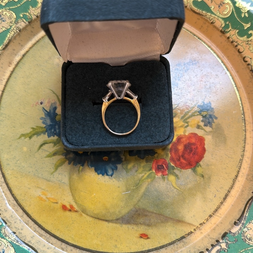 Elegant Silver/Gold Toned Ring with Clear Gemstone - Picture 3 of 5